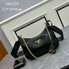Picture of Prada Lady Handbags _SKUfw151028433fw